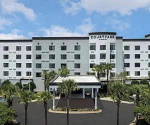 Photo 2 - Courtyard Pensacola Downtown