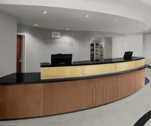 Photo 5 - Courtyard by Marriott Santa Clarita Valencia