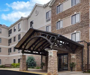 Photo 2 - Staybridge Suites Tallahassee by IHG