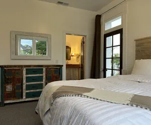 Photo 5 - The Cottage @ 241 North