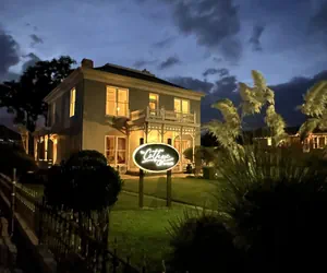 Photo 2 - The Cottage @ 241 North