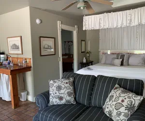 Photo 3 - The Cottage @ 241 North