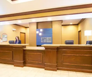 Photo 3 - Holiday Inn Express & Suites Mattoon by IHG