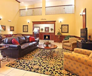 Photo 4 - Holiday Inn Express Hotel & Suites Clarksville by IHG