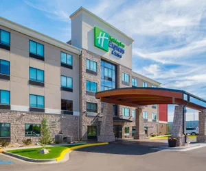 Photo 2 - Holiday Inn Express Hotel & Suites Bismarck by IHG