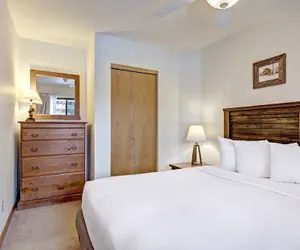 Photo 4 - Quaint Winter Hideaway Sleeps 6- Across From Vibrant Main St 2 Bedroom Condo by RedAwning