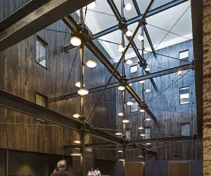 Photo 4 - Crossroads Hotel