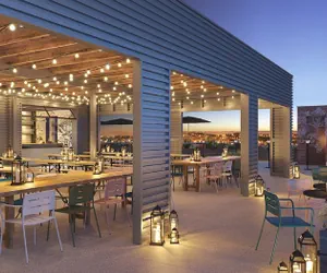 Photo 2 - Crossroads Hotel