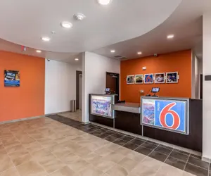 Photo 5 - Motel 6 Las Vegas, NV - Motor Speedway