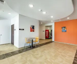 Photo 4 - Motel 6 Las Vegas, NV - Motor Speedway