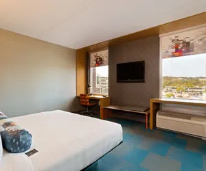 Photo 5 - Aloft Birmingham Soho Square