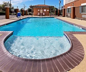 Photo 2 - Candlewood Suites Baytown by IHG