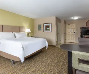 Photo 3 - Candlewood Suites Airport by IHG