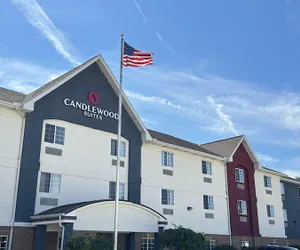 Photo 2 - Candlewood Suites Airport by IHG