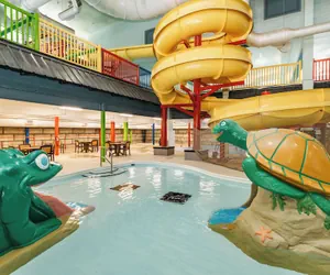 Photo 2 - The Branson Waterpark Hotel