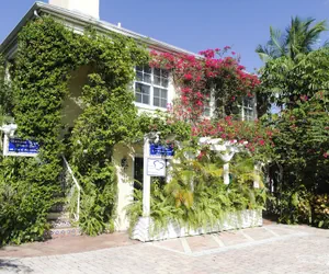 Photo 2 - The Caribbean Court Boutique Hotel