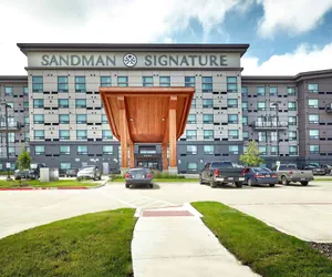 Photo 2 - Sandman Signature Plano - Frisco Hotel