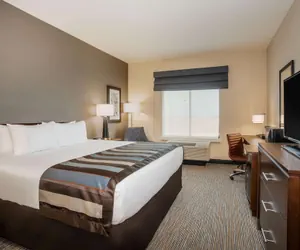 Photo 4 - Wingate by Wyndham Denver Airport