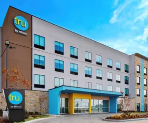 Photo 2 - TRU by Hilton Terrell