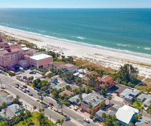 Photo 3 - St Pete Beach Don Cesar 1/1 WiFi Parking