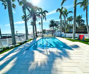 Photo 2 - La Tortuga Historic Pass A Grille St Pete Beach 3