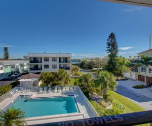 Photo 4 - Anna Maria Island Beach View 207