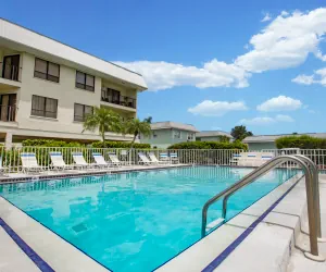 Photo 2 - Anna Maria Island Beach View 207