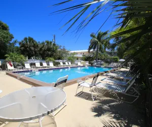 Photo 4 - Anna Maria Island Bridge Port Beach Resort