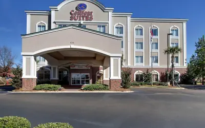 Comfort Suites Flowood - Jackson Airport (must meet transportation requirement)