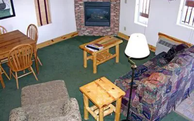 Eagle Fire Lodge & Cabins