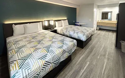 Studio 6 Bakersfield, CA - South