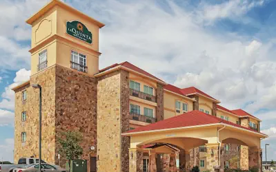 La Quinta Inn & Suites by Wyndham McKinney