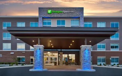 Holiday Inn Express & Suites Grand Rapids Airport - South by IHG