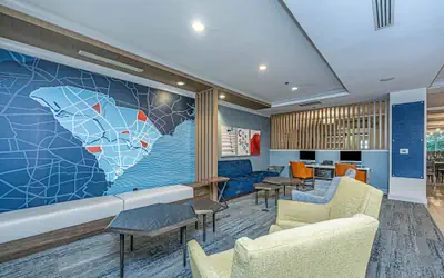 Holiday Inn Express & Suites Charleston Arpt-Conv Ctr Area