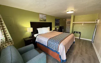 Executive Inn and Kitchenette Suites