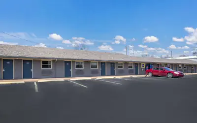 Knights Inn and Suites Salem