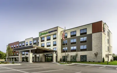 Holiday Inn Express Milwaukee West Allis by IHG