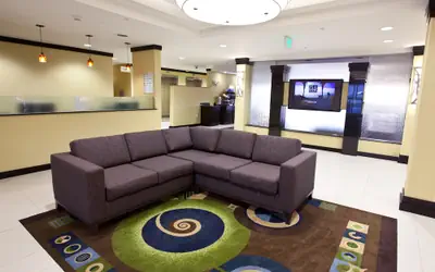 Holiday Inn Express & Suites Detroit North - Troy by IHG