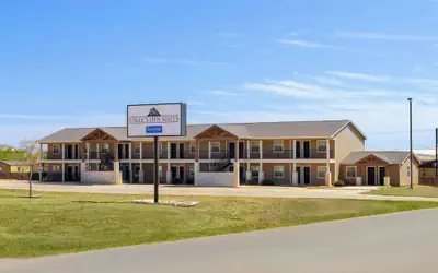 Eagle's Den Suites Cotulla a Travelodge by Wyndham