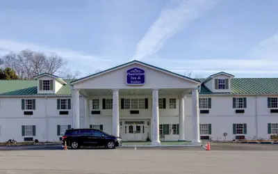 Plantation Inn & Suites Near Locust Grove I 75