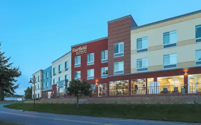 Fairfield Inn & Suites by Marriott Marquette