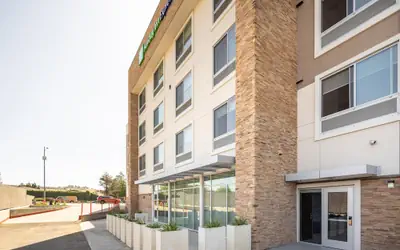 Holiday Inn Express & Suites San Jose Silicon Valley by IHG