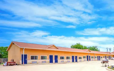 Atria Extended Stays By OYO Jourdanton