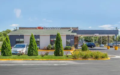 Econo Lodge Shorewood