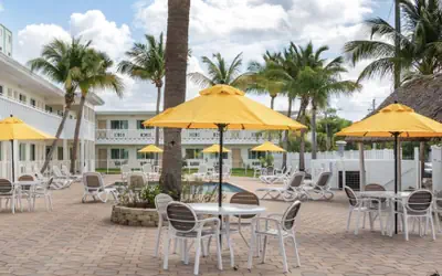 Downtown Hollywood Gardens Inn & Suites