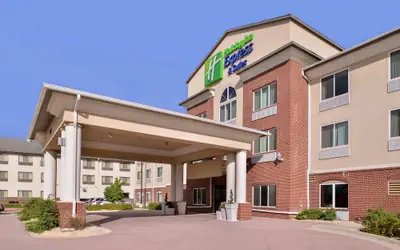 Holiday Inn Express Hotel & Suites Emporia Northwest by IHG