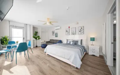 Samantha Apartments by Lowkl