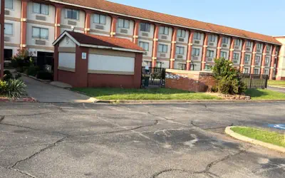 Broadway Inn & Suites OKC