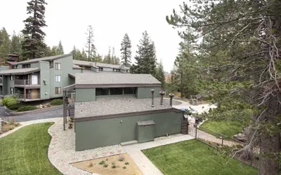 St. Anton Courtyard View 2-bedroom Condos w/ two Oversized Jacuzzi Spas