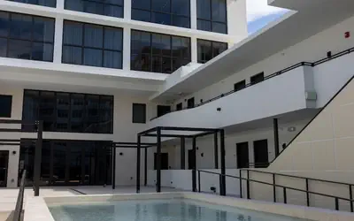 UMA House by Yurbban South Beach